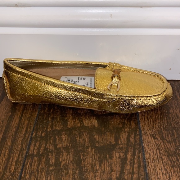 Reaction Kenneth Cole Gold Loafers shoes women’s 8 New With Tags - Picture 2 of 7